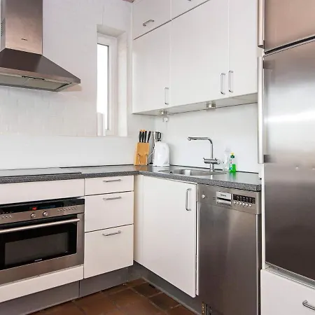 6 Person In Henne Tatil Evi